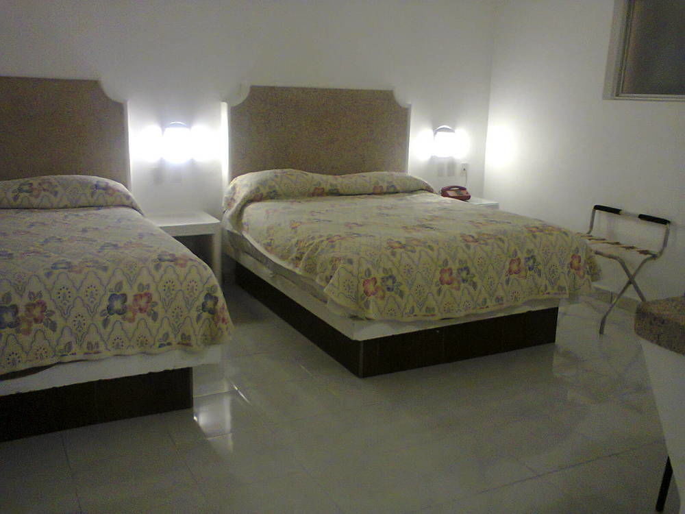 Opportunity Leon Hotel Ngoại thất bức ảnh