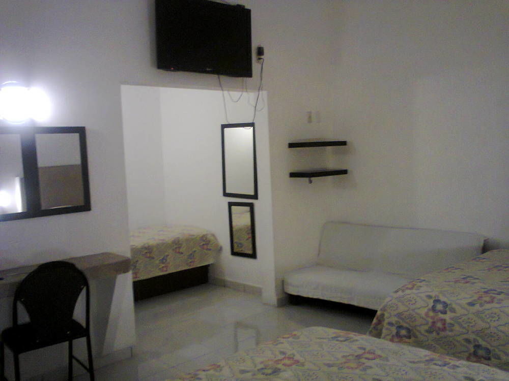 Opportunity Leon Hotel Ngoại thất bức ảnh