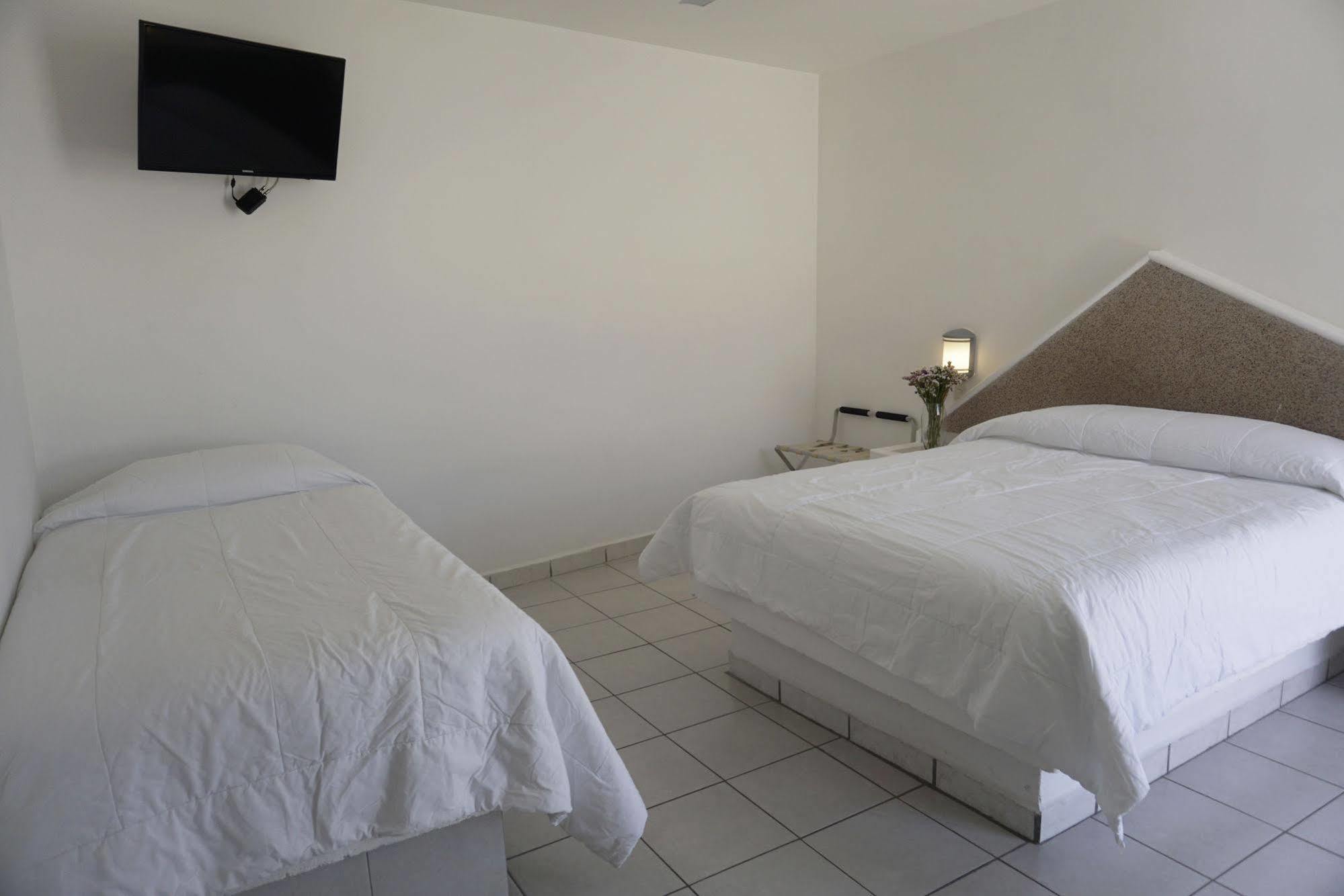 Opportunity Leon Hotel Ngoại thất bức ảnh