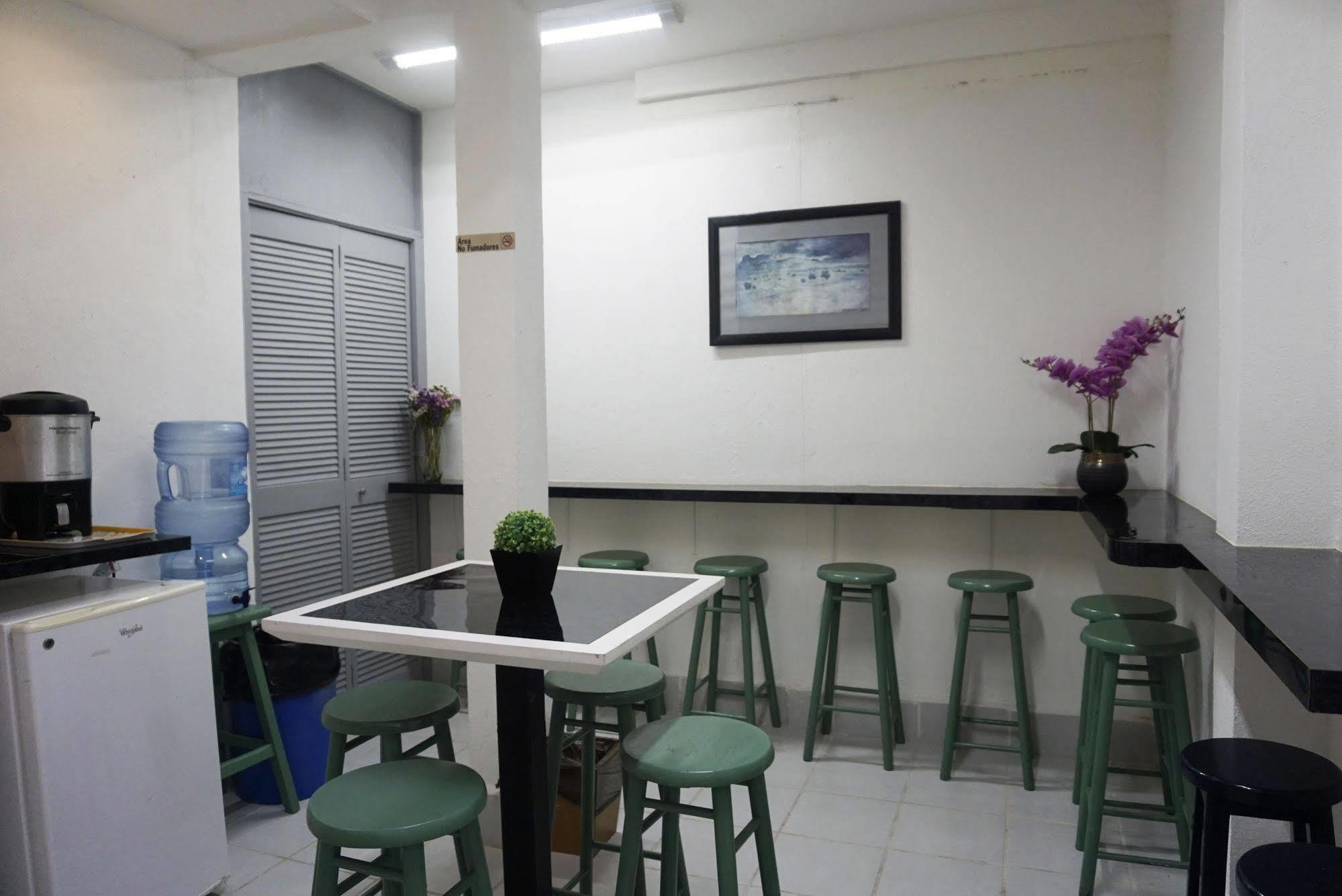 Opportunity Leon Hotel Ngoại thất bức ảnh