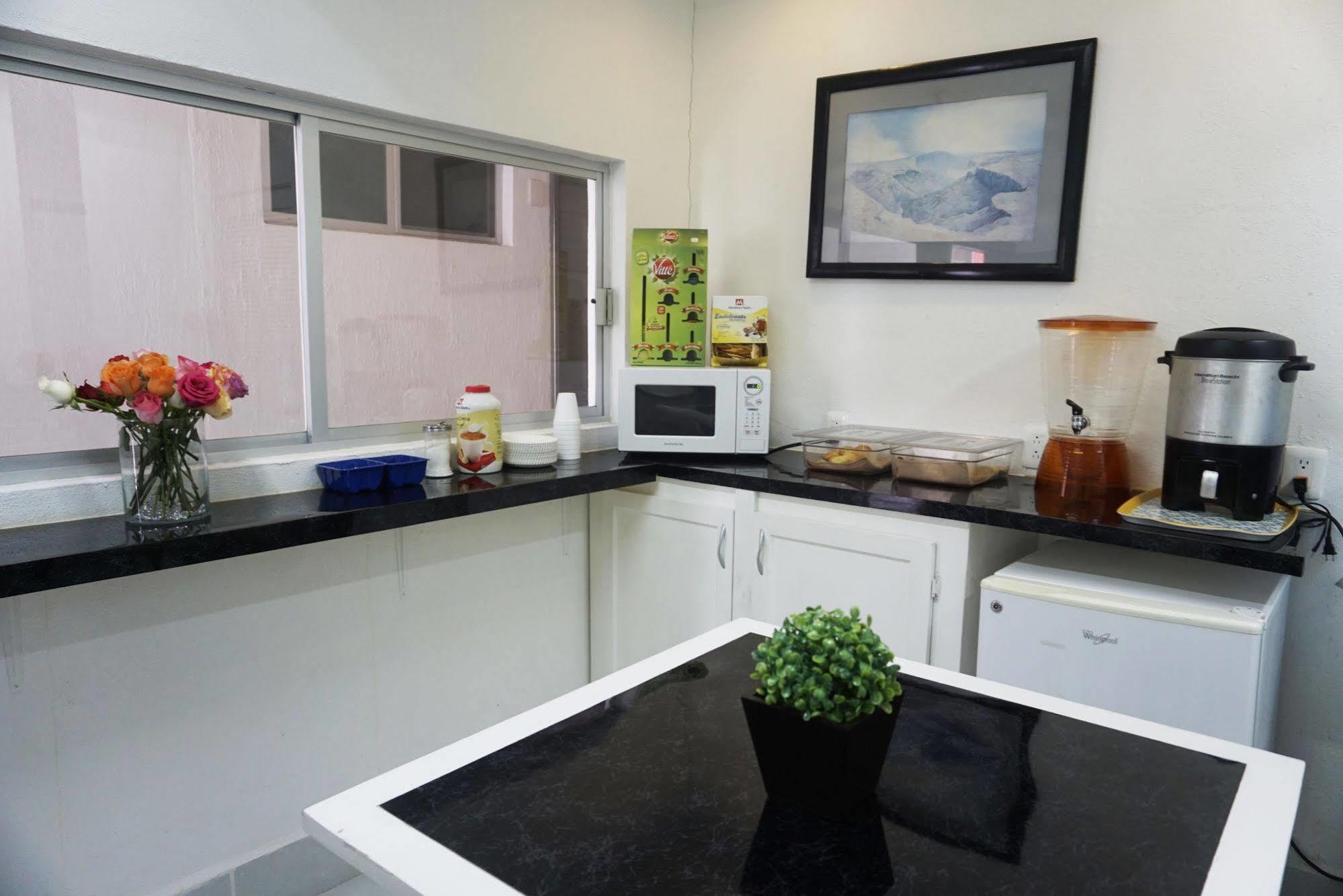 Opportunity Leon Hotel Ngoại thất bức ảnh